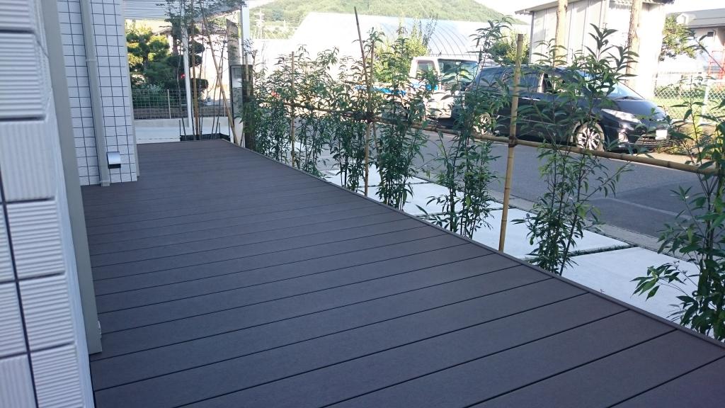 デッキ　植栽